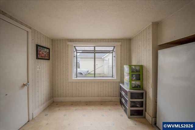 860 Marks Dr NE, Keizer, OR 97303