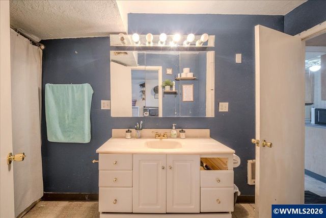 860 Marks Dr NE, Keizer, OR 97303