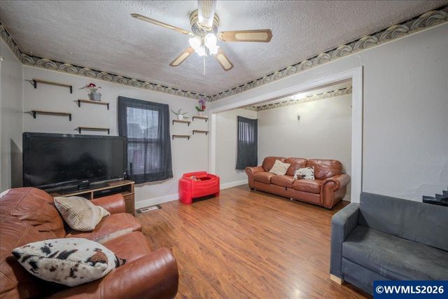 860 Marks Dr NE, Keizer, OR 97303