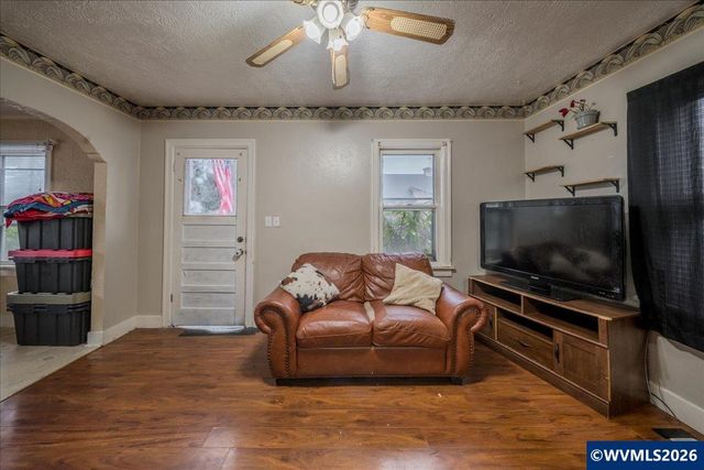 860 Marks Dr NE, Keizer, OR 97303