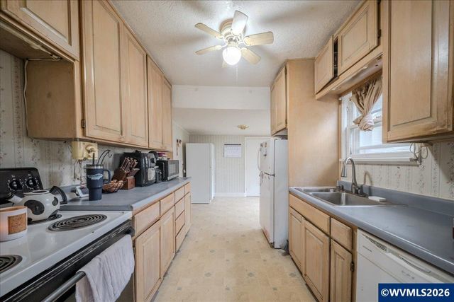 860 Marks Dr NE, Keizer, OR 97303