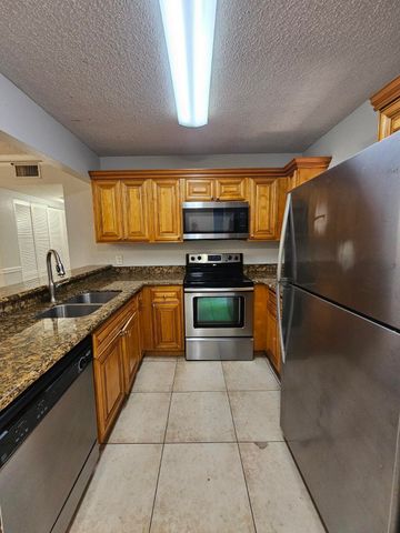 1701 Balfour Point Drive G, West Palm Beach, FL 33411