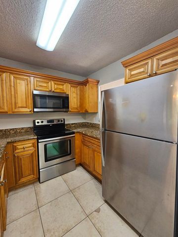 1701 Balfour Point Drive G, West Palm Beach, FL 33411
