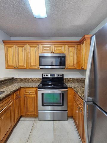 1701 Balfour Point Drive G, West Palm Beach, FL 33411