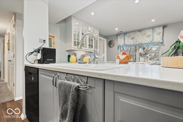 7533 Castleton Farms North Drive, Indianapolis, IN 46256