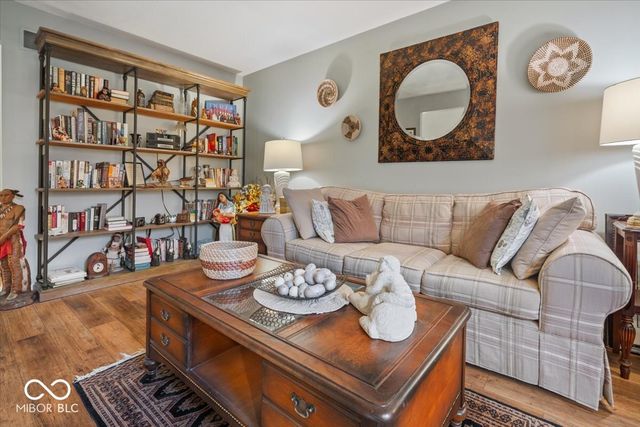 7533 Castleton Farms North Drive, Indianapolis, IN 46256