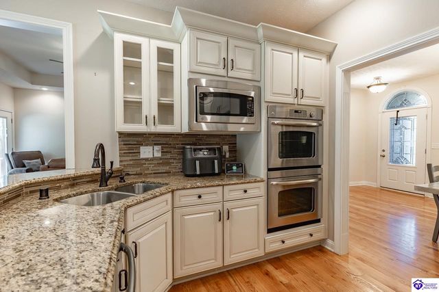 578 Deer Run Way, Elizabethtown, KY 42701