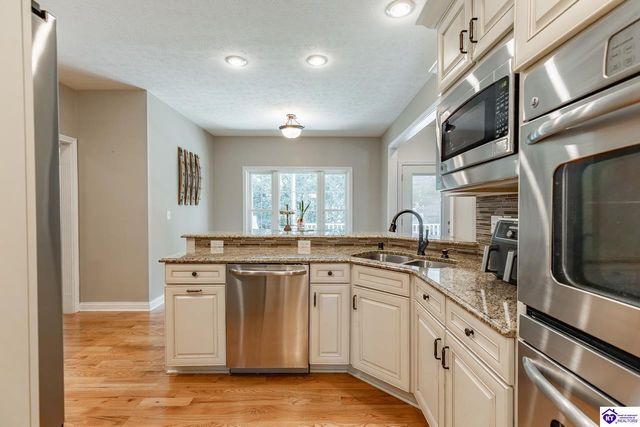 578 Deer Run Way, Elizabethtown, KY 42701