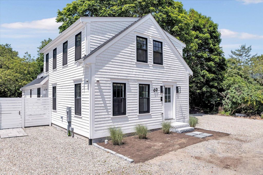 69 Pleasant Street, Provincetown, MA 02657