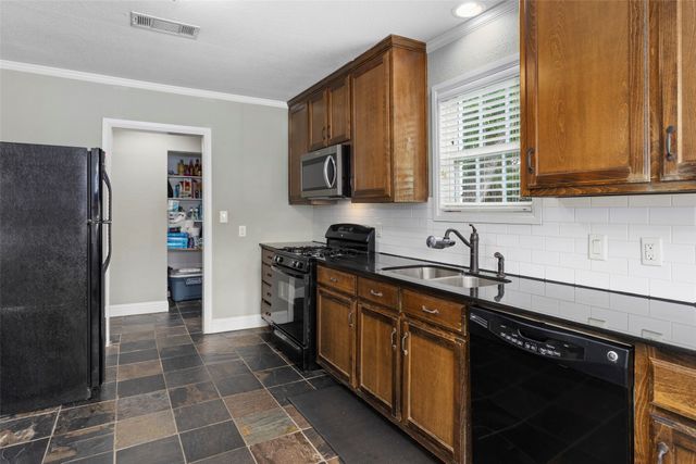 2721 Benbrook Boulevard, Fort Worth, TX 76109