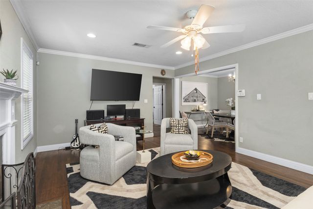 2721 Benbrook Boulevard, Fort Worth, TX 76109