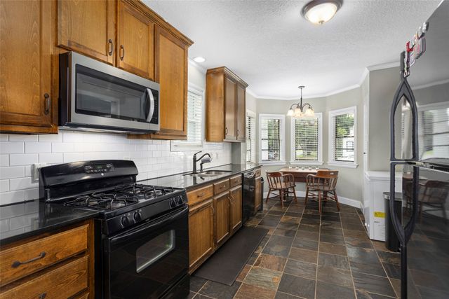2721 Benbrook Boulevard, Fort Worth, TX 76109