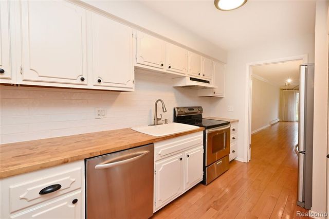 40740 Woodward Avenue 38, Bloomfield Hills, MI 48304