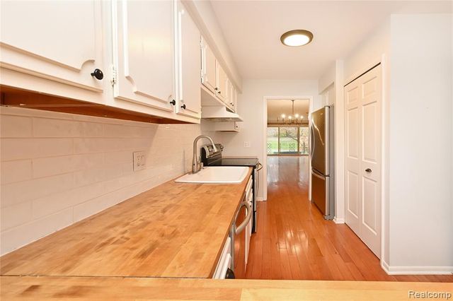 40740 Woodward Avenue 38, Bloomfield Hills, MI 48304