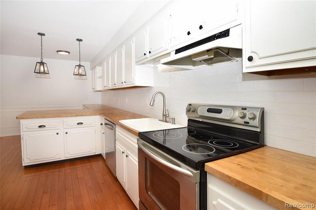 40740 Woodward Avenue 38, Bloomfield Hills, MI 48304