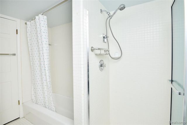 40740 Woodward Avenue 38, Bloomfield Hills, MI 48304