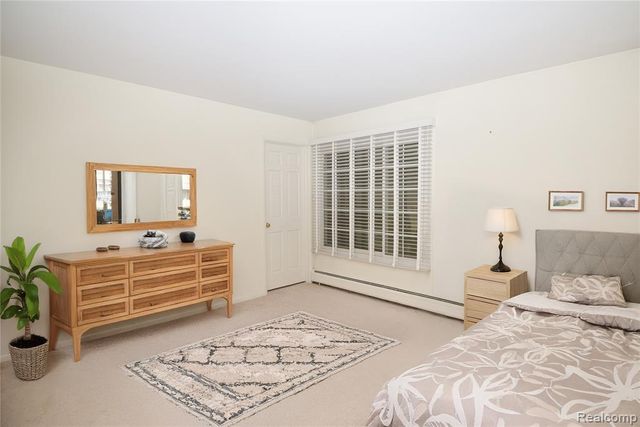 40740 Woodward Avenue 38, Bloomfield Hills, MI 48304