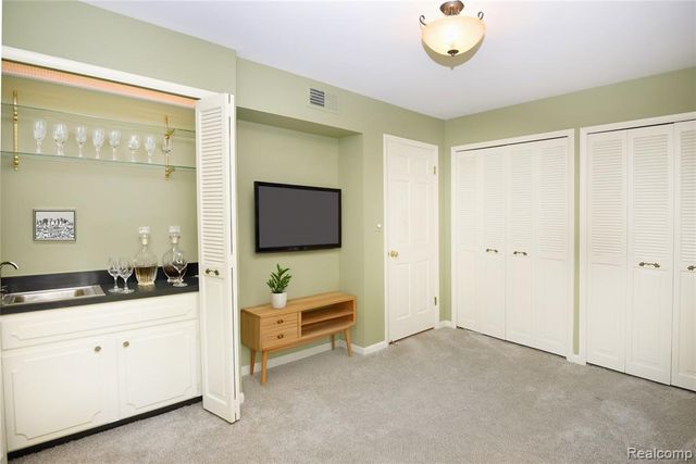 40740 Woodward Avenue 38, Bloomfield Hills, MI 48304