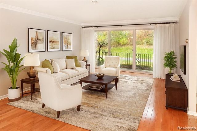 40740 Woodward Avenue 38, Bloomfield Hills, MI 48304