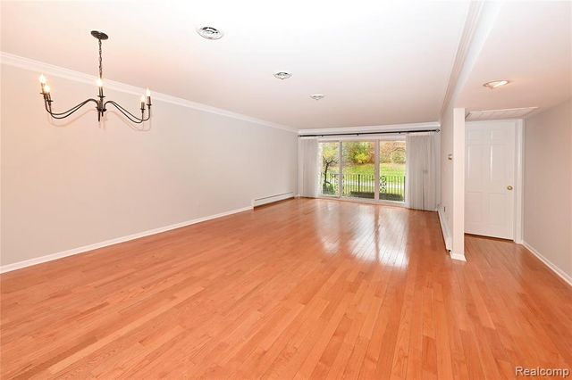 40740 Woodward Avenue 38, Bloomfield Hills, MI 48304