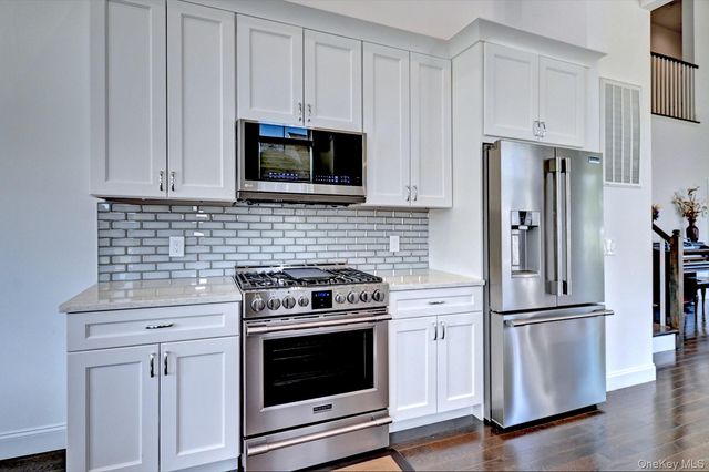 182 Belmont Circle, Yaphank, NY 11980