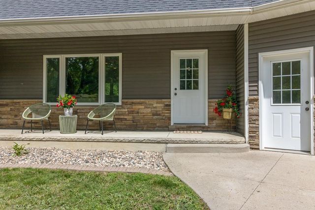 58385 Kirkwood Road, Mankato, MN 56001