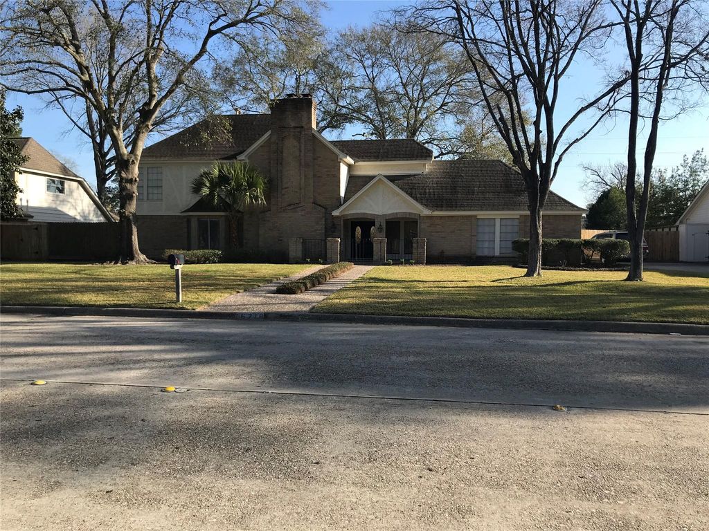 16218 Champion Drive, Spring, TX 77379