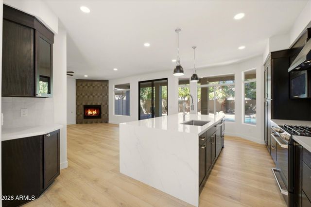 5040 W IVANHOE Street, Chandler, AZ 85226