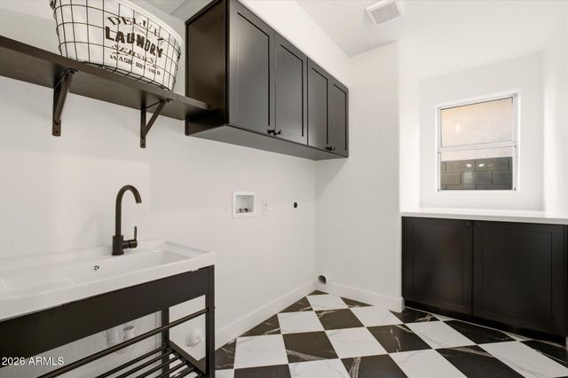 5040 W IVANHOE Street, Chandler, AZ 85226