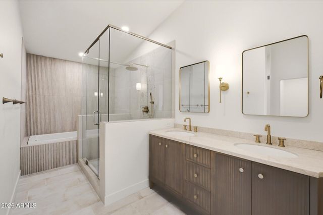 5040 W IVANHOE Street, Chandler, AZ 85226