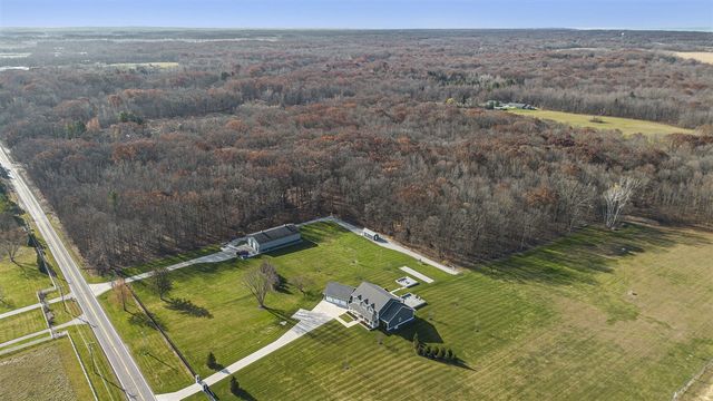 6629 W East Road B, Three Oaks, MI 49128