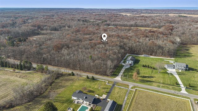 6629 W East Road B, Three Oaks, MI 49128