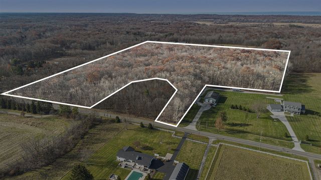 6629 W East Road B, Three Oaks, MI 49128