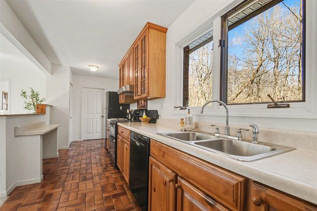6629 W East Road B, Three Oaks, MI 49128