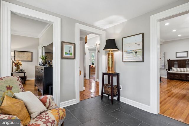 7021 LEEDS MANOR RD, Marshall, VA 20115