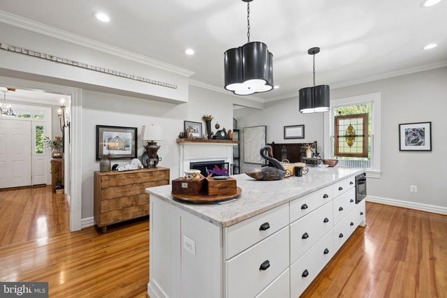 7021 LEEDS MANOR RD, Marshall, VA 20115