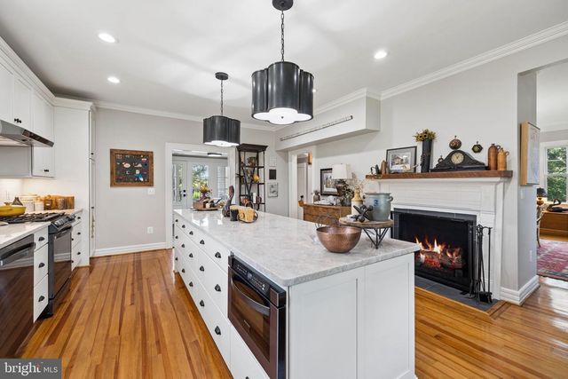 7021 LEEDS MANOR RD, Marshall, VA 20115