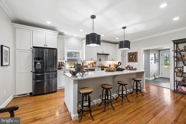 7021 LEEDS MANOR RD, Marshall, VA 20115