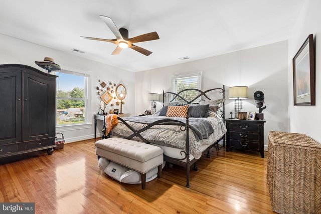 7021 LEEDS MANOR RD, Marshall, VA 20115