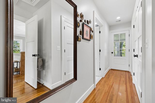 7021 LEEDS MANOR RD, Marshall, VA 20115