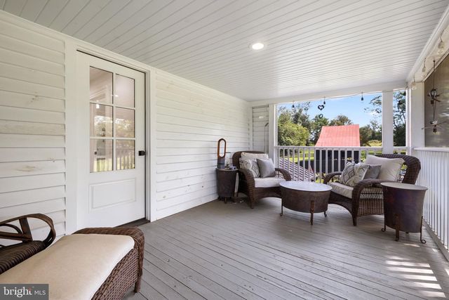 7021 LEEDS MANOR RD, Marshall, VA 20115
