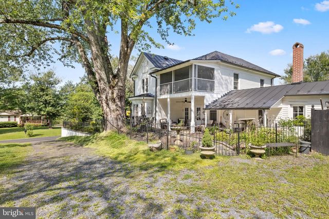 7021 LEEDS MANOR RD, Marshall, VA 20115