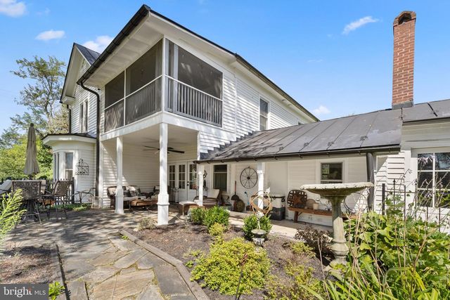 7021 LEEDS MANOR RD, Marshall, VA 20115