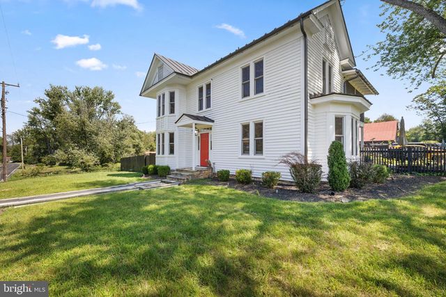 7021 LEEDS MANOR RD, Marshall, VA 20115