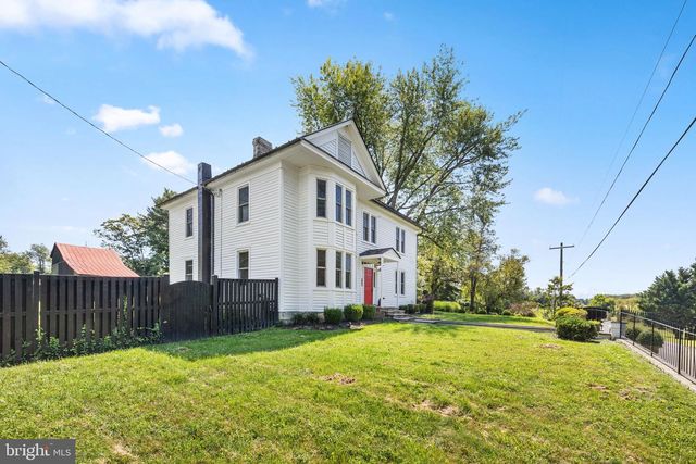 7021 LEEDS MANOR RD, Marshall, VA 20115