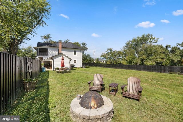 7021 LEEDS MANOR RD, Marshall, VA 20115