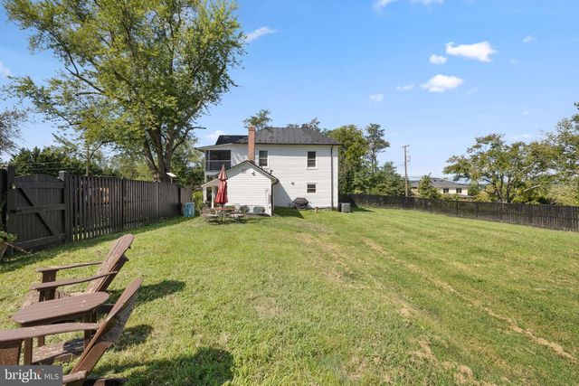 7021 LEEDS MANOR RD, Marshall, VA 20115