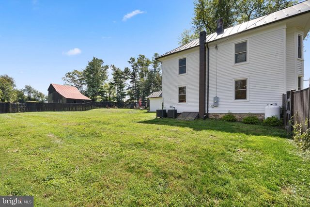 7021 LEEDS MANOR RD, Marshall, VA 20115
