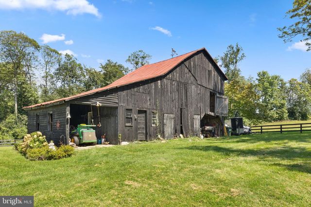 7021 LEEDS MANOR RD, Marshall, VA 20115
