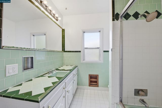 3773 Marion Ave, Oakland, CA 94619